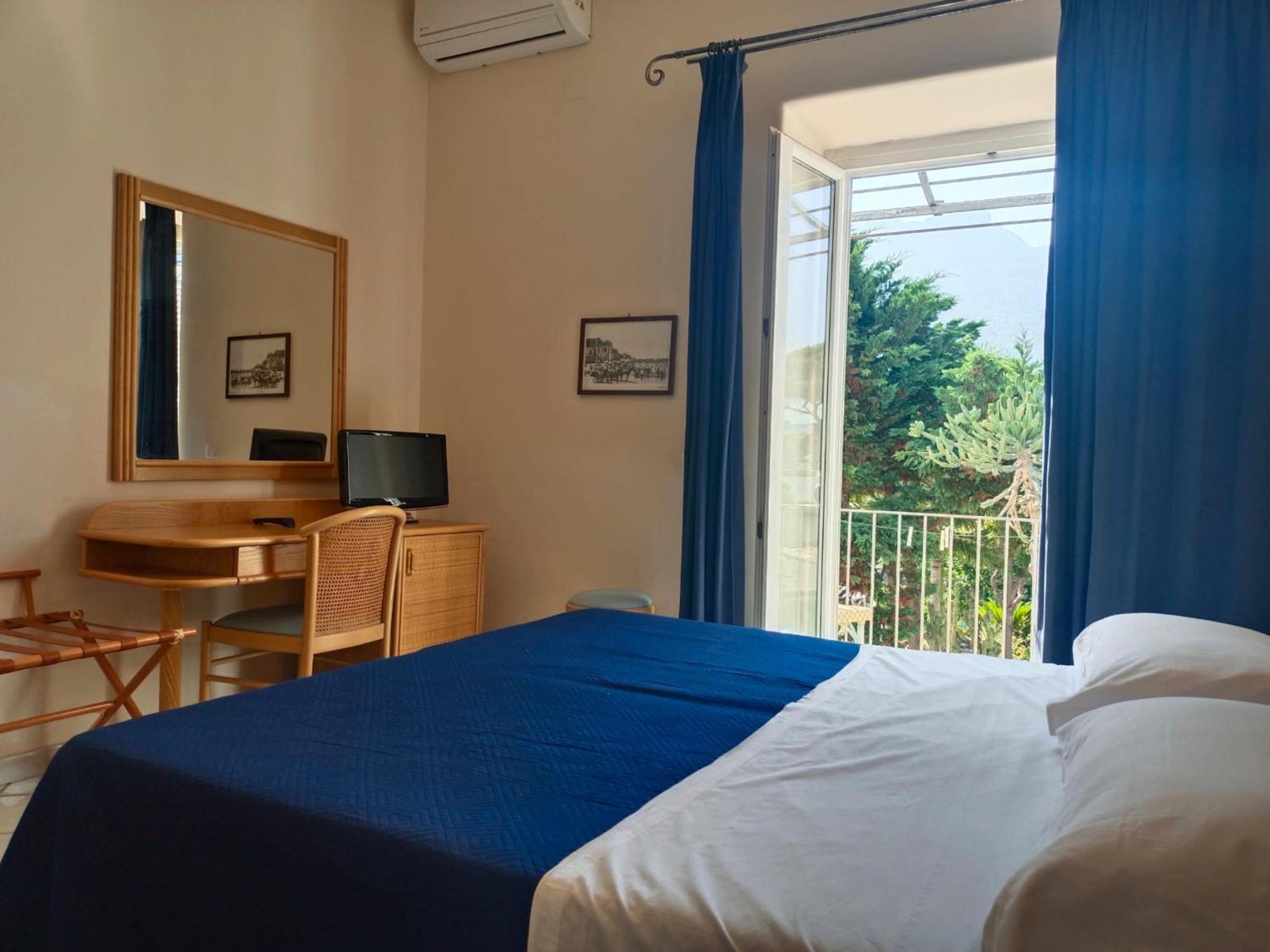 Relais Villa Raffaele By Emilia Ischia Bagian luar foto
